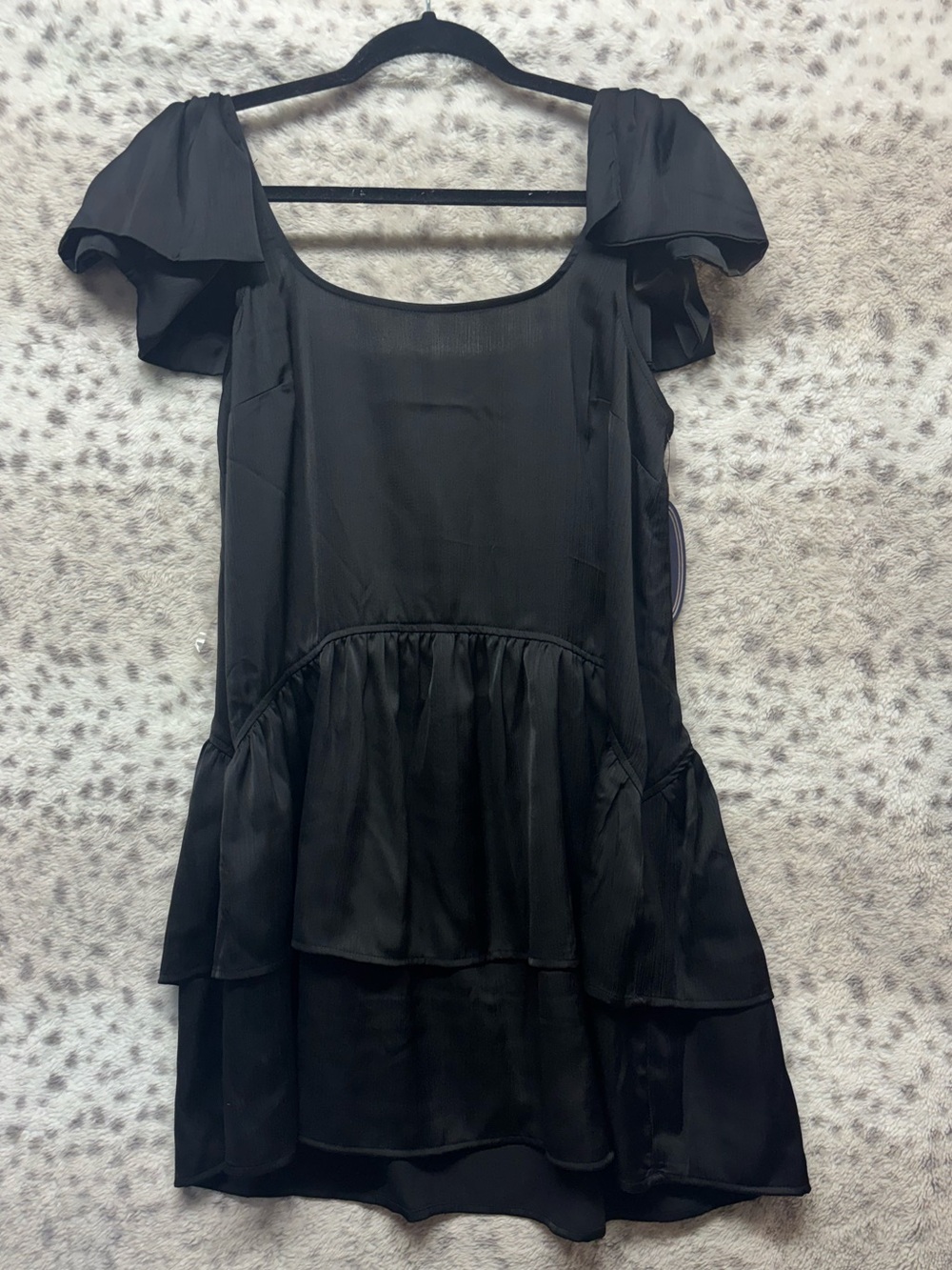 SCOOP BOW SHOULDER ACCENT DRESS